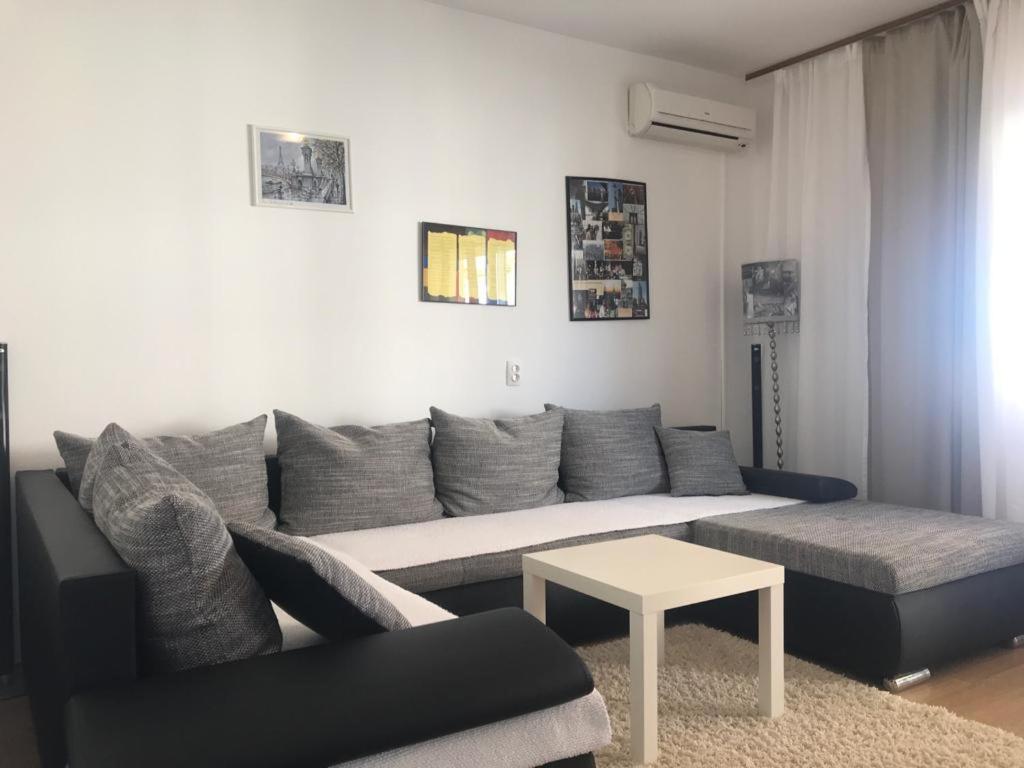 Apartments Vojin Trogir Exterior photo
