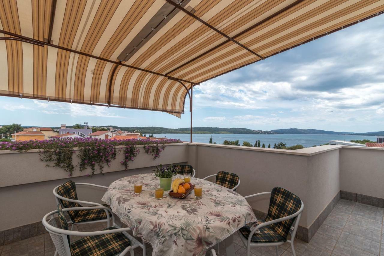 Apartments Vojin Trogir Exterior photo
