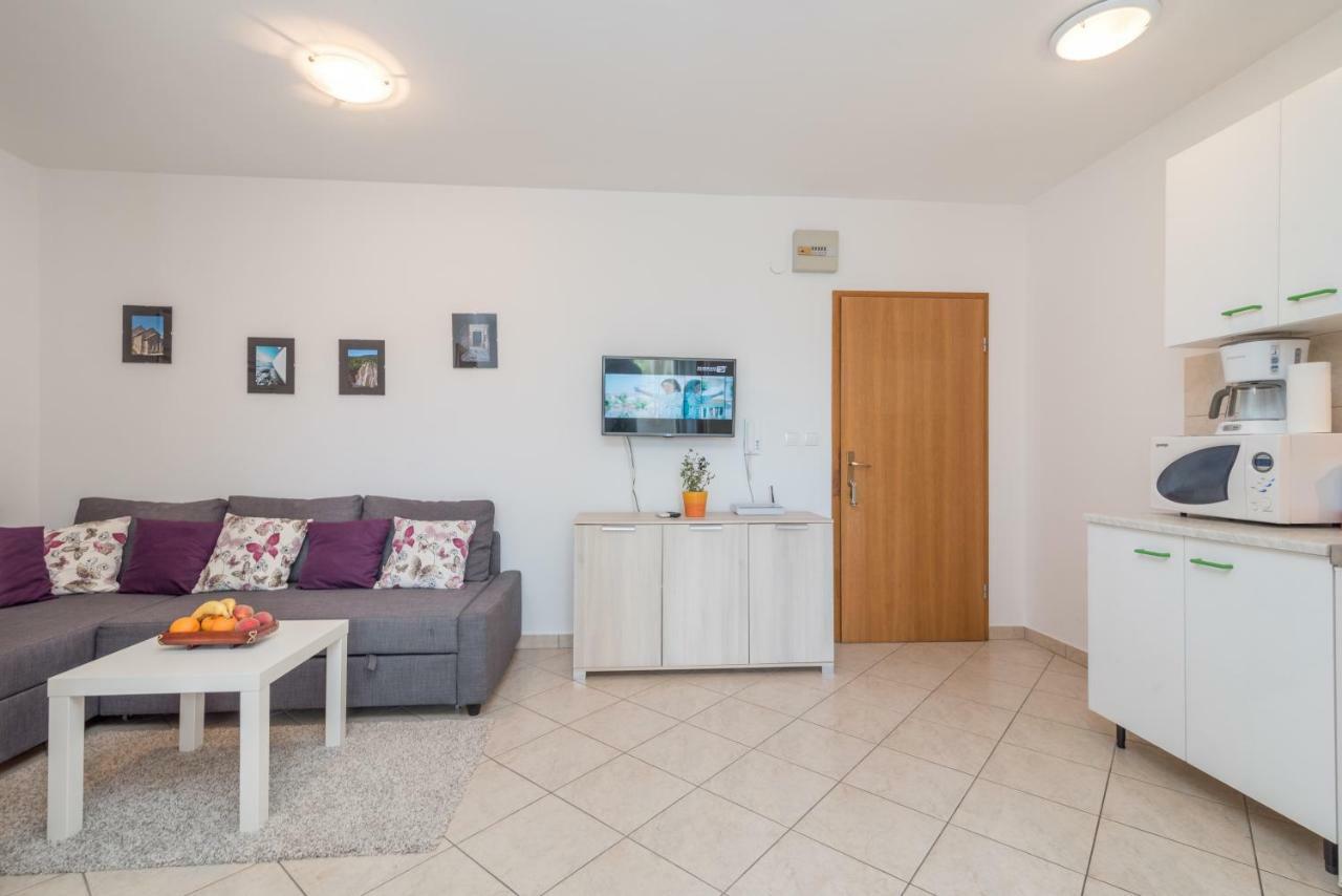 Apartments Vojin Trogir Exterior photo