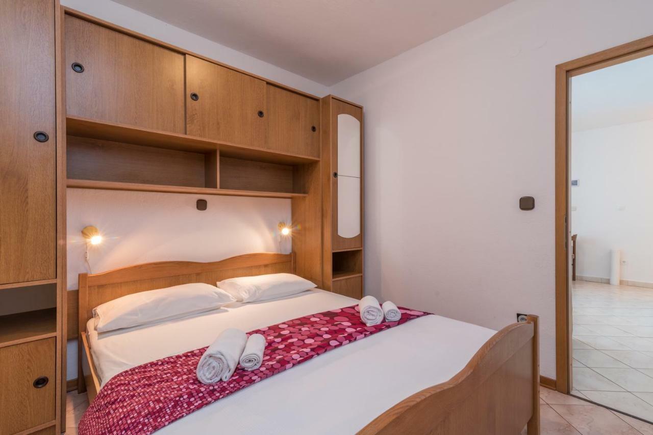 Apartments Vojin Trogir Exterior photo