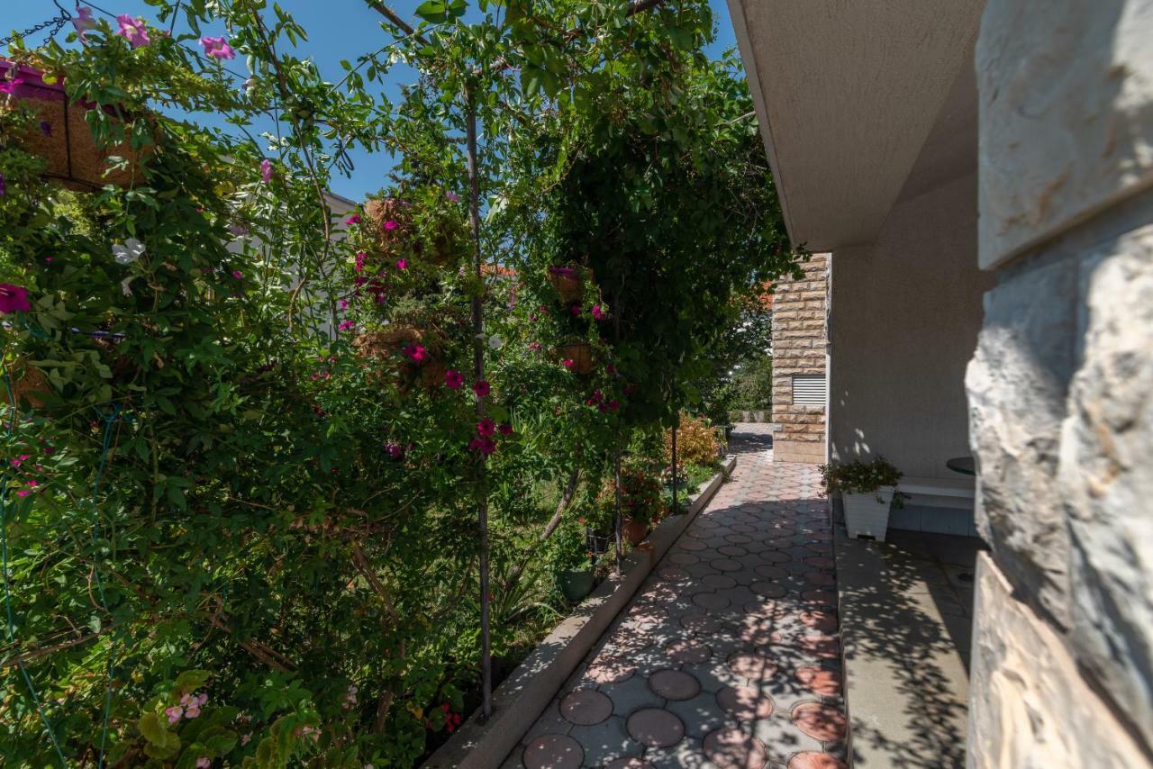 Apartments Vojin Trogir Exterior photo